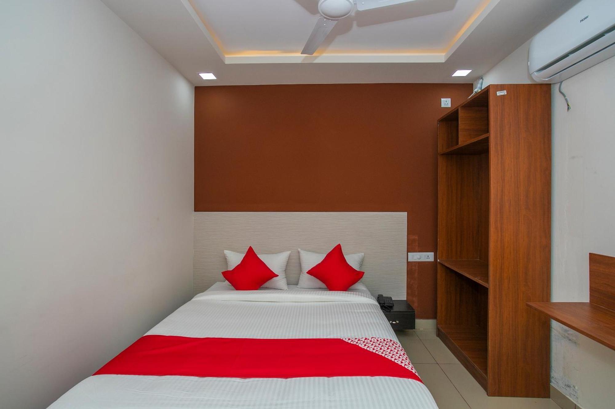 Hotel O Varcity Phi Premium Pavilion ,Above Hdfc Bank ,Near Anjaneya Temple Madiwala, Hosur Main R Бангалор Экстерьер фото