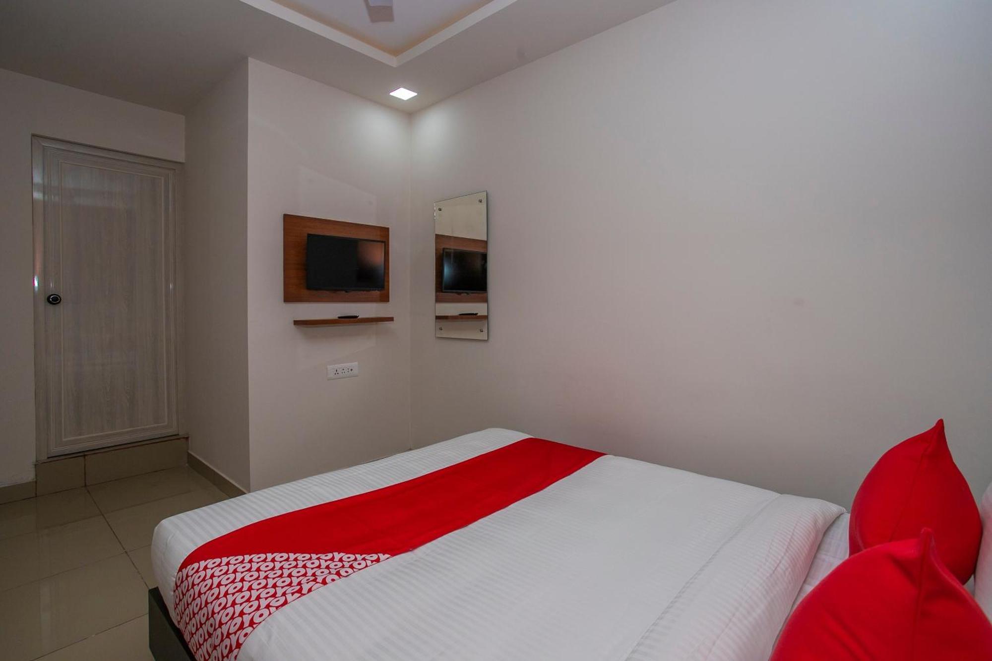 Hotel O Varcity Phi Premium Pavilion ,Above Hdfc Bank ,Near Anjaneya Temple Madiwala, Hosur Main R Бангалор Экстерьер фото