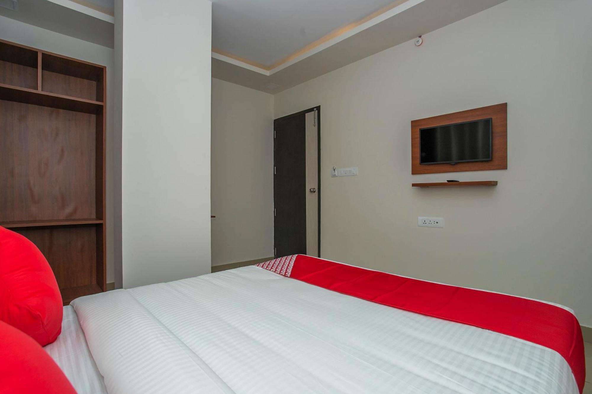 Hotel O Varcity Phi Premium Pavilion ,Above Hdfc Bank ,Near Anjaneya Temple Madiwala, Hosur Main R Бангалор Экстерьер фото